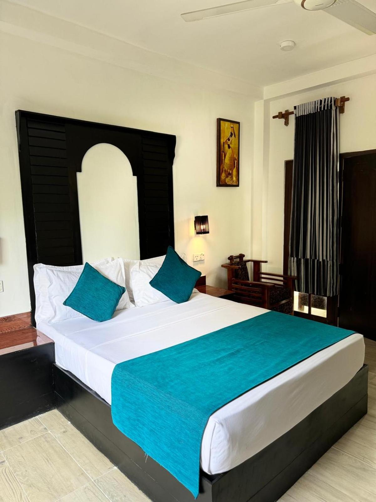 Sundaras Sigiriya Jungles Caves Resort Дамбула Екстериор снимка