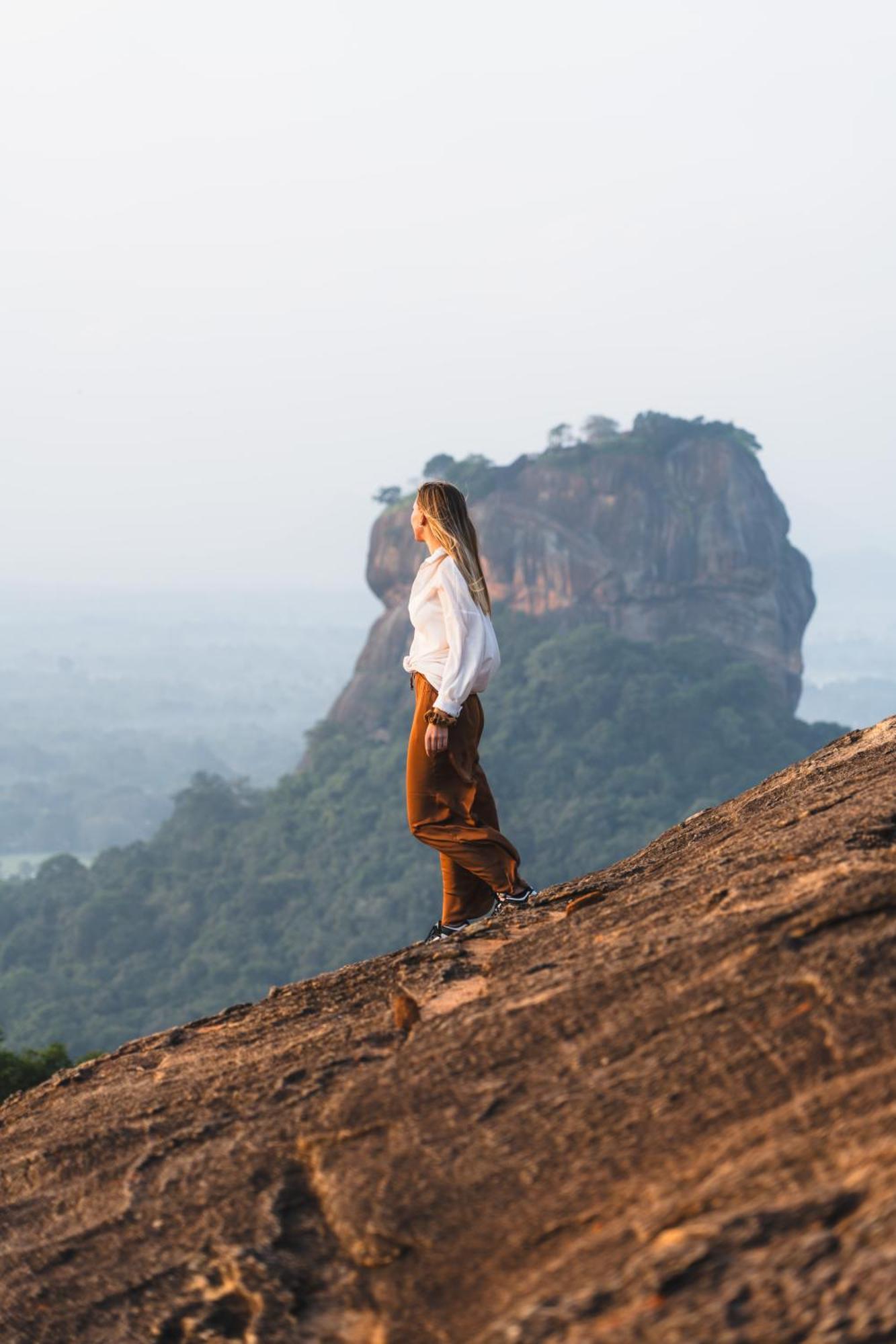 Sundaras Sigiriya Jungles Caves Resort Дамбула Екстериор снимка